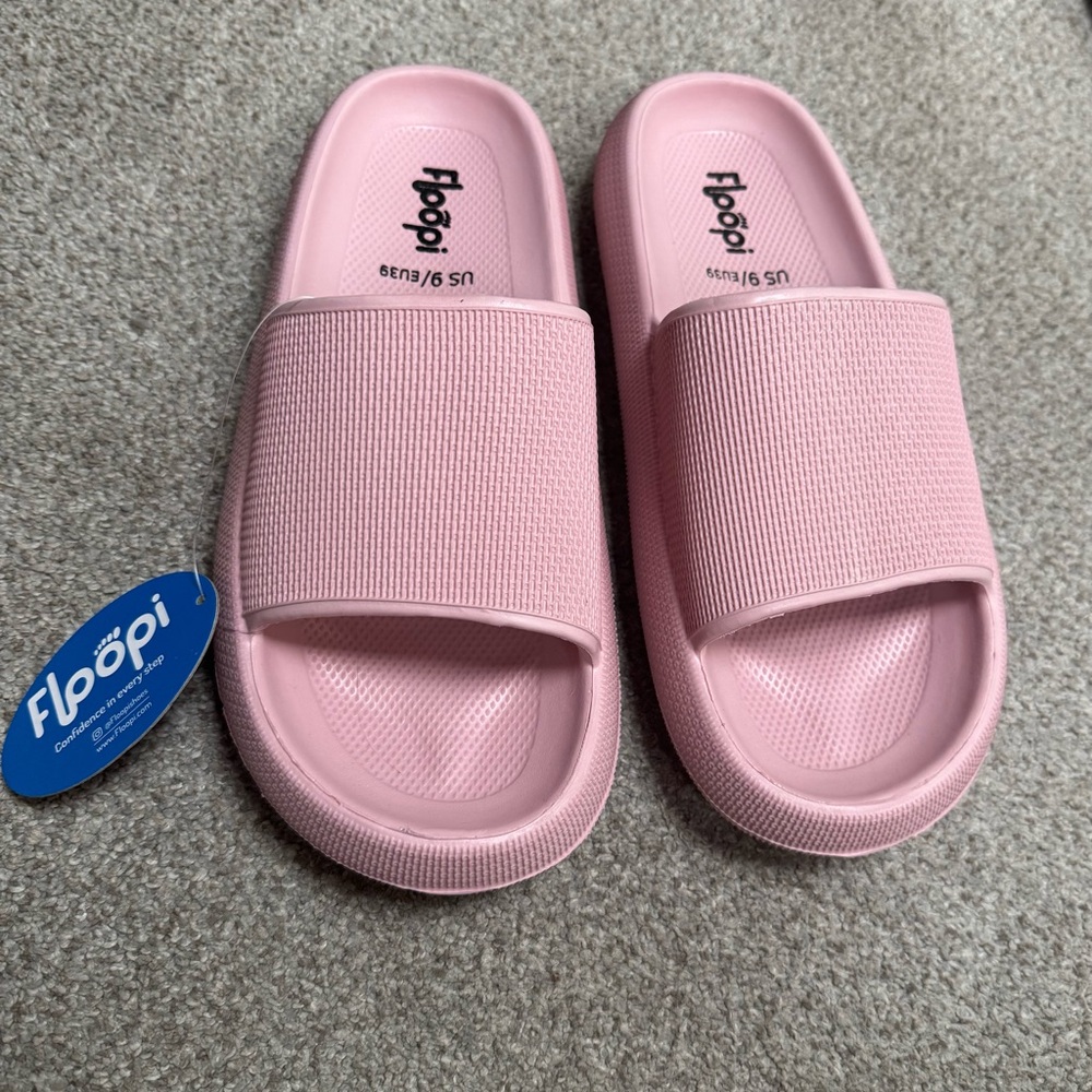 Floopi Case Pink Slide Sandals